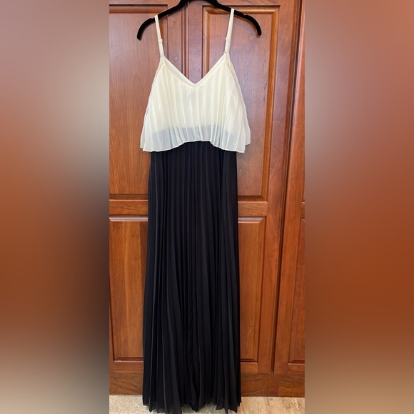 ASOS Black and White Maxi - Picture 1 of 2